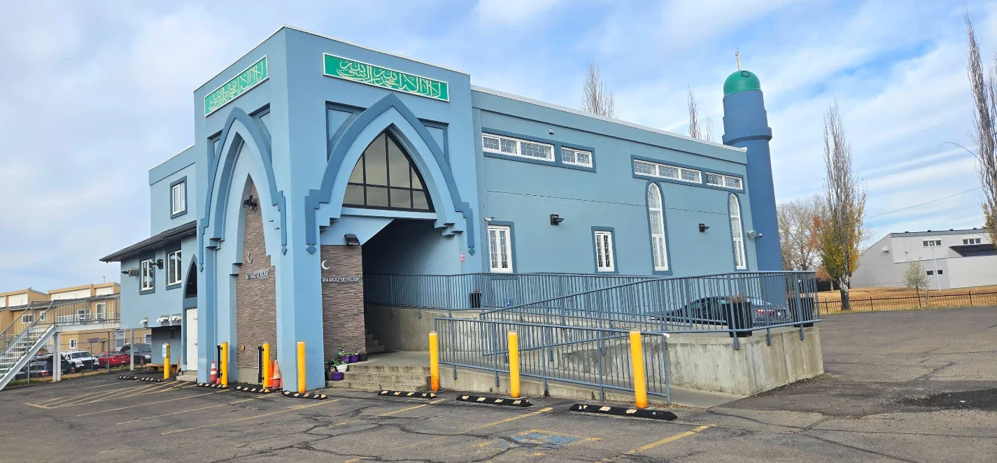 Exterior view of Markaz-Ul-Islam Edmonton building